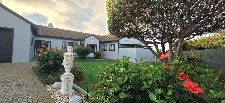4 Bedroom Property for Sale in Country Club Western Cape